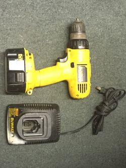 DEWALT 14.4v Cordless ⅜” Drill with Battery and Charger