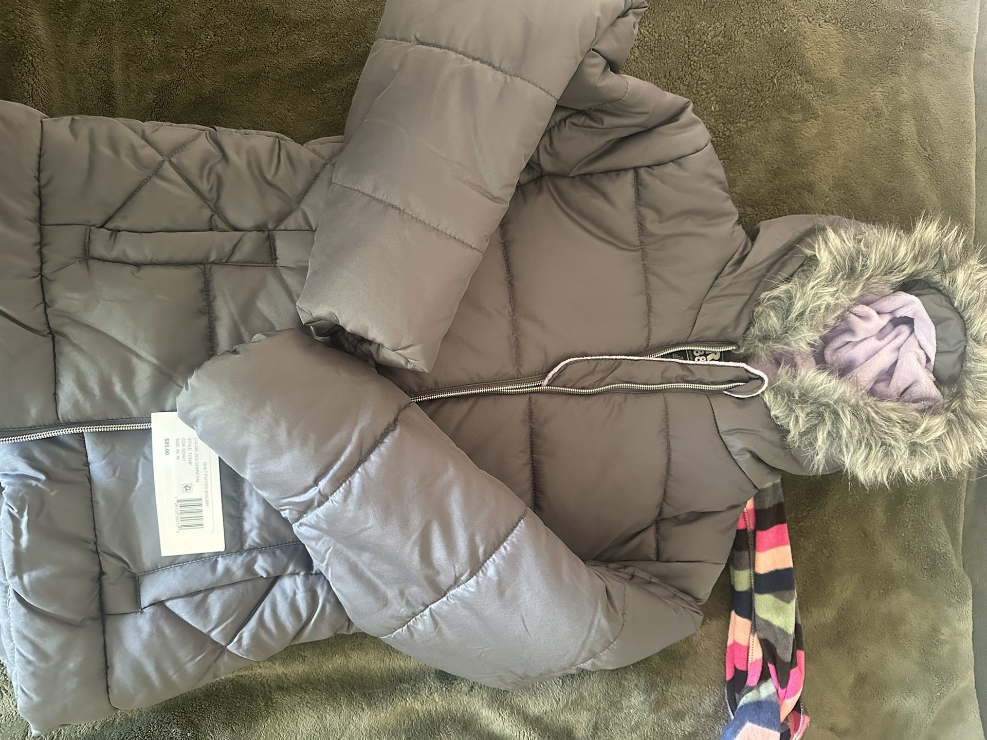 Girls Winter Puffer Jacket (Size 16/18)