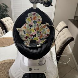4 Moms Mamaroo Multi Motion Baby Swing