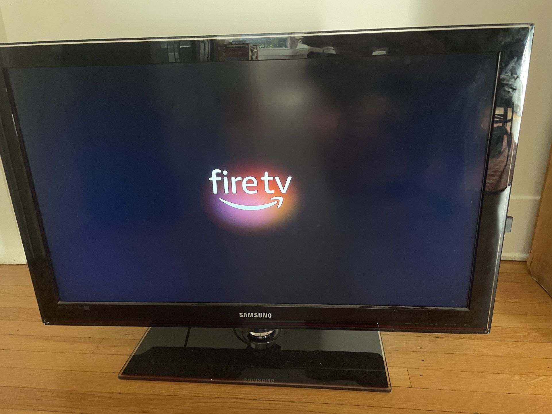 39 Inch TV Or Best Offer