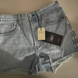 Women’s High Rise Levi’s 501 Shorts 