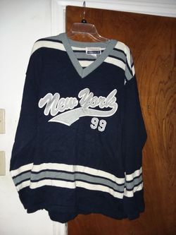 Scoops worldwide sweater