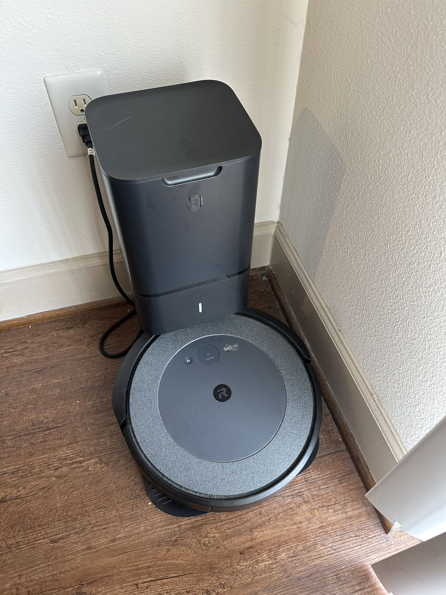 iRobot Roomba I3+ Vacuum Cleaner