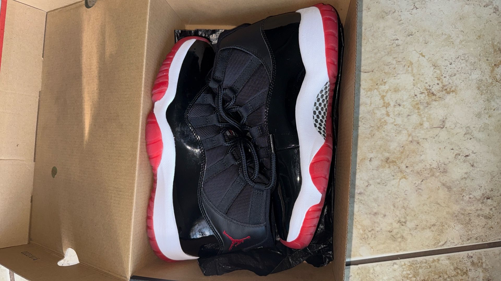 Air Jordan 11 Retro Sz 8.5