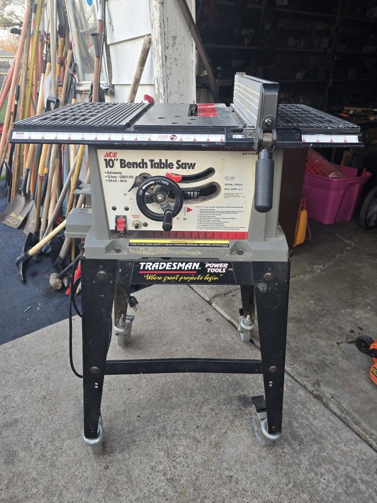 Saw With Table