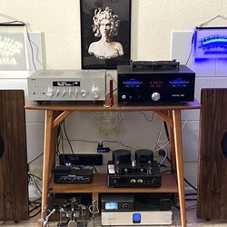 Mint, Modern JBL 4312G Control Monitor Stereo Speakers, with stands