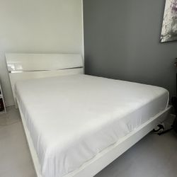 Queen Bed Frame And Headboard (with Storage drawers) 