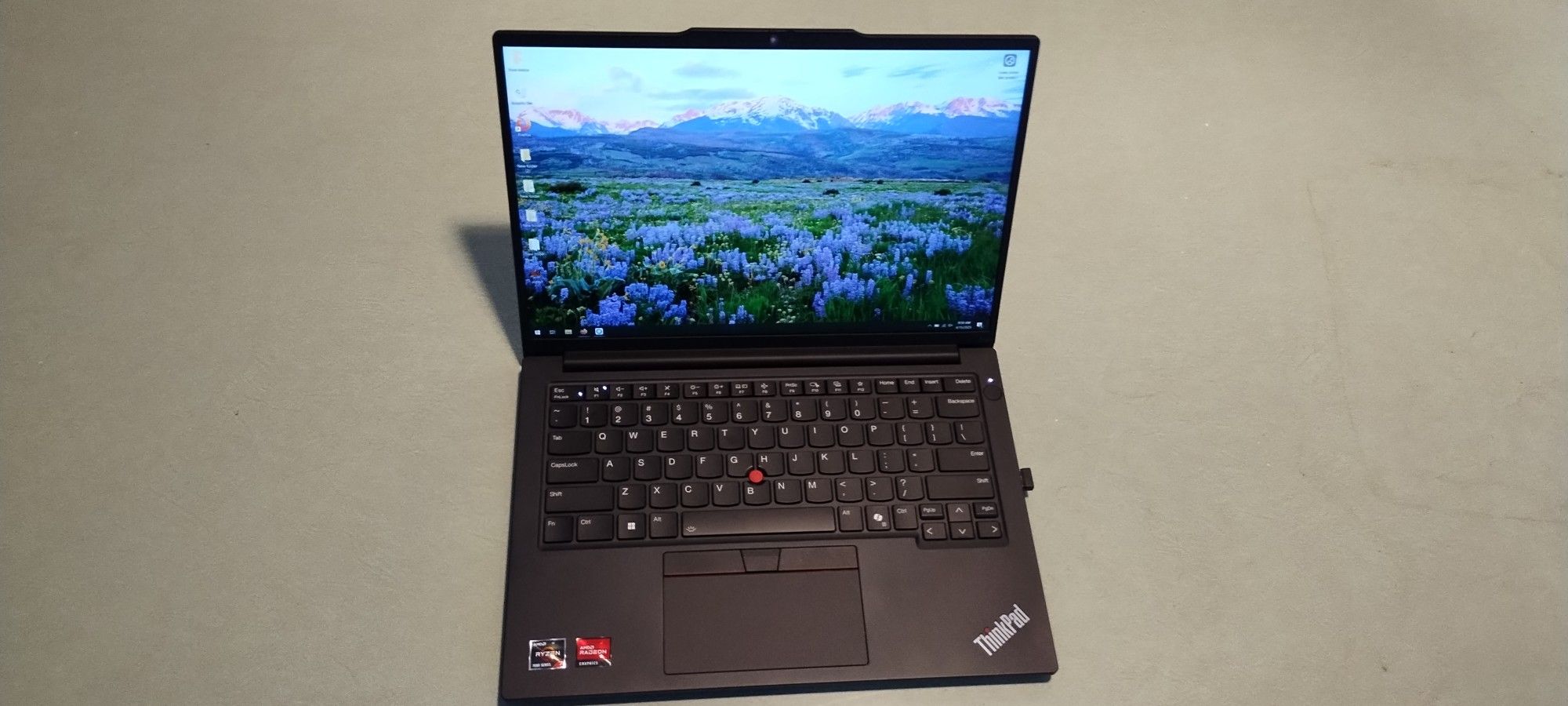 Lenovo ThinkPad E14 GEN 6 - Ryzen 7 7735U, 64 GB RAM, 2 TB NVMe SSD, 10+ hr battery