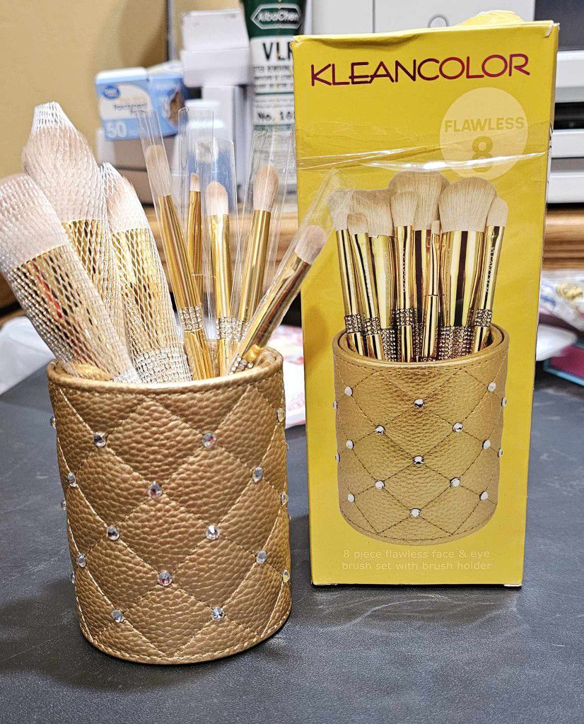 Nice Makeup Brushes with Holder
