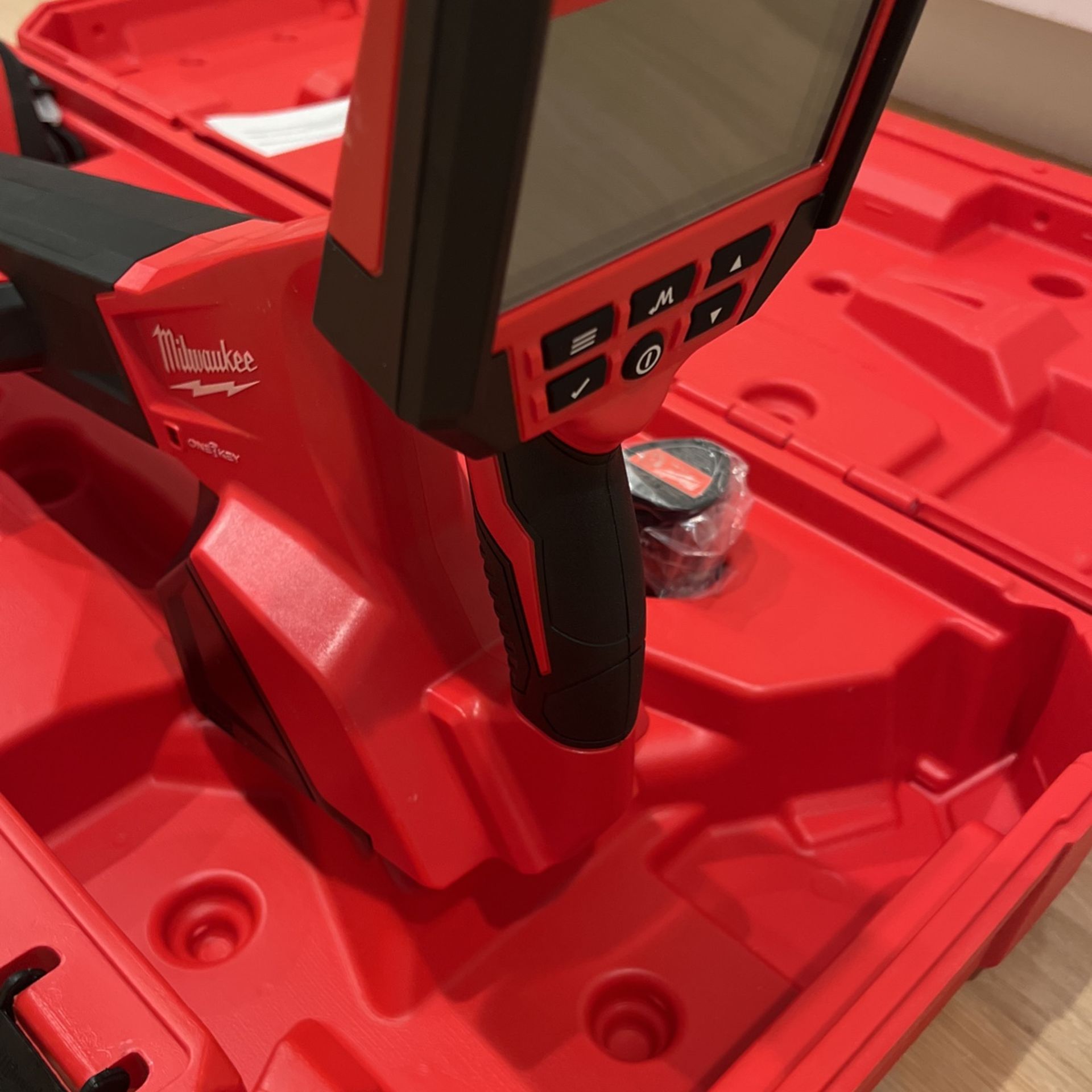 Milwaukee M12 Pipeline Sonde Locator Kit 258021 for Sale in Covina, CA OfferUp