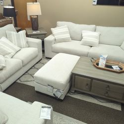 SOFA AND LOVESEAT SET NEW 