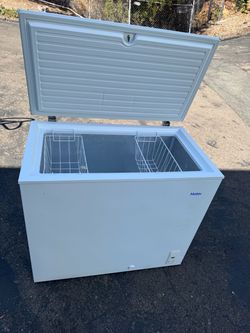 freezer large household deep chest (free local delivery)