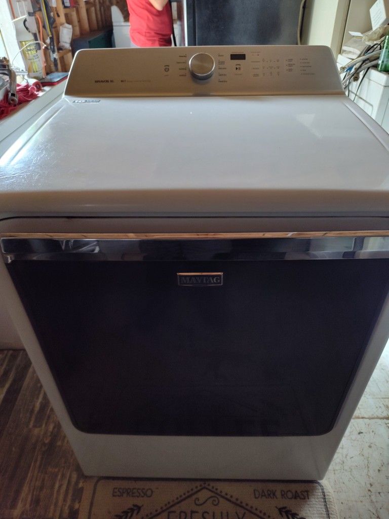 MAYTAG BRAVOS XL COMMERCIAL TECHNOLOGY 29" WIDE. 8.8 CU FT CAPACITY 220V ELECTRIC DRYER 