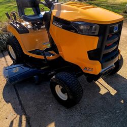 CUB CADET XT1 LT46 RIDING MOWER 