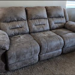 Nice reclining couch and love seat set. 
