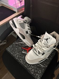 Military Jordan 4