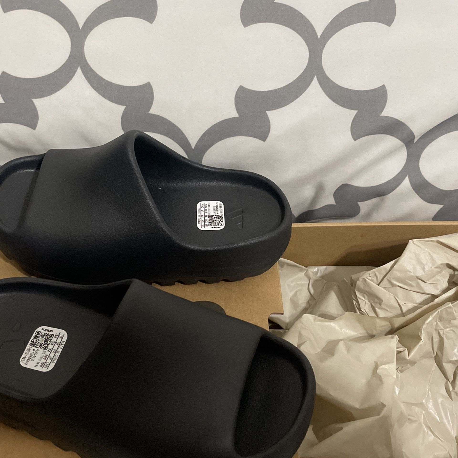 adidas gazelle silver green womens Adidas YEEZY SLIDE ONYX PRE-SCHOOL – DTLR