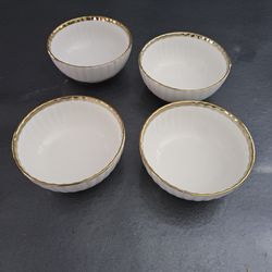 BRAND NEW Ceramic 5.5in Gold Rimmed Bowls
