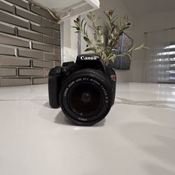 Canon Rebel T3 With Kit Lens