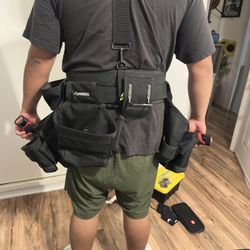 HUSKY CARPENTER POUCH TOOLS WITH SUSPENDERS 