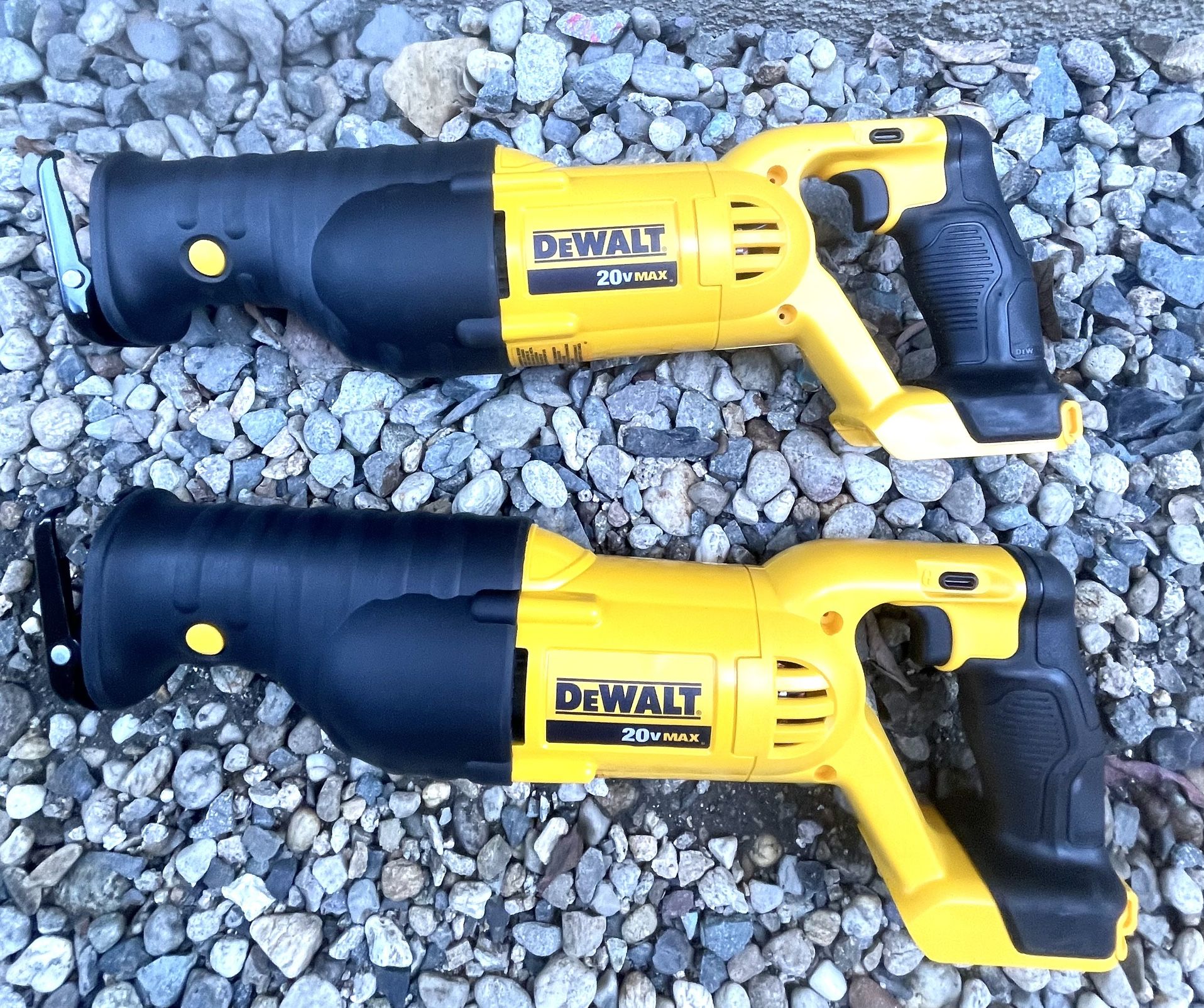 DEWALT 20 VOLT SAW Z ALL BUNDLE