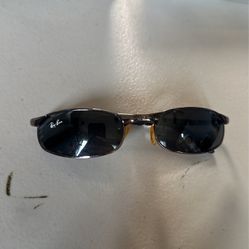 Oval Sunglasses 🕶️ Ray Ban  (woman’s)