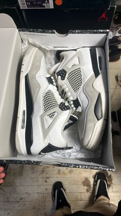 Air Jordan Retro 4 Military Black