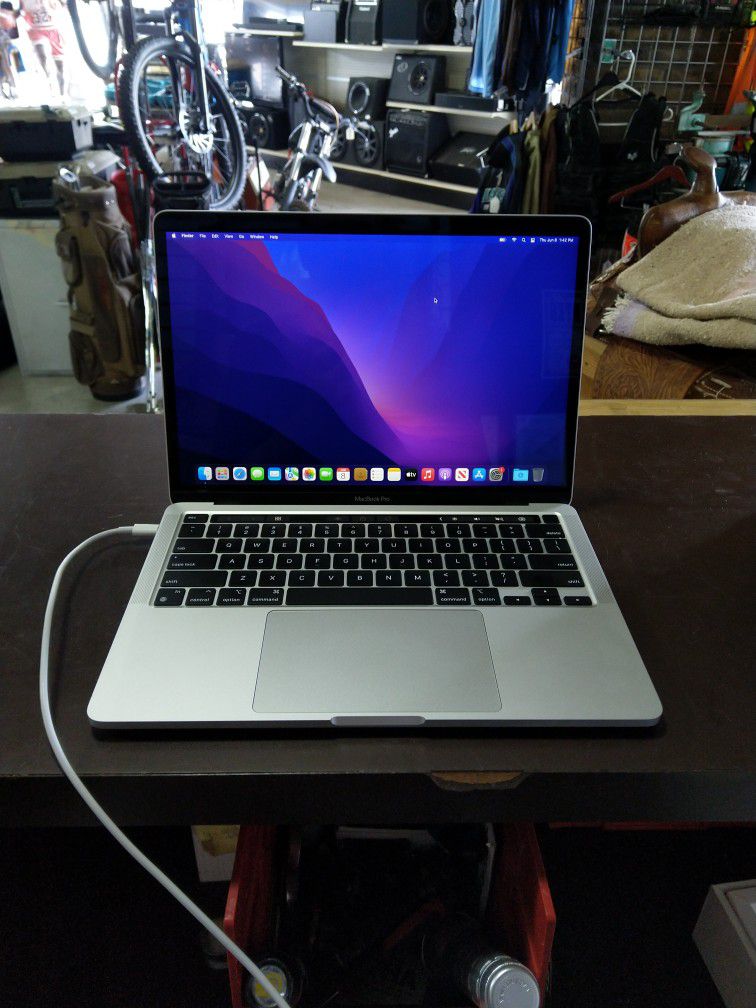 Apple MacBook Pro MNEP3LL/A Laptop (23718) Alpha Pawn 