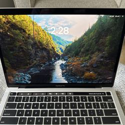 MacBook Pro With Touch bar And Touch ID 