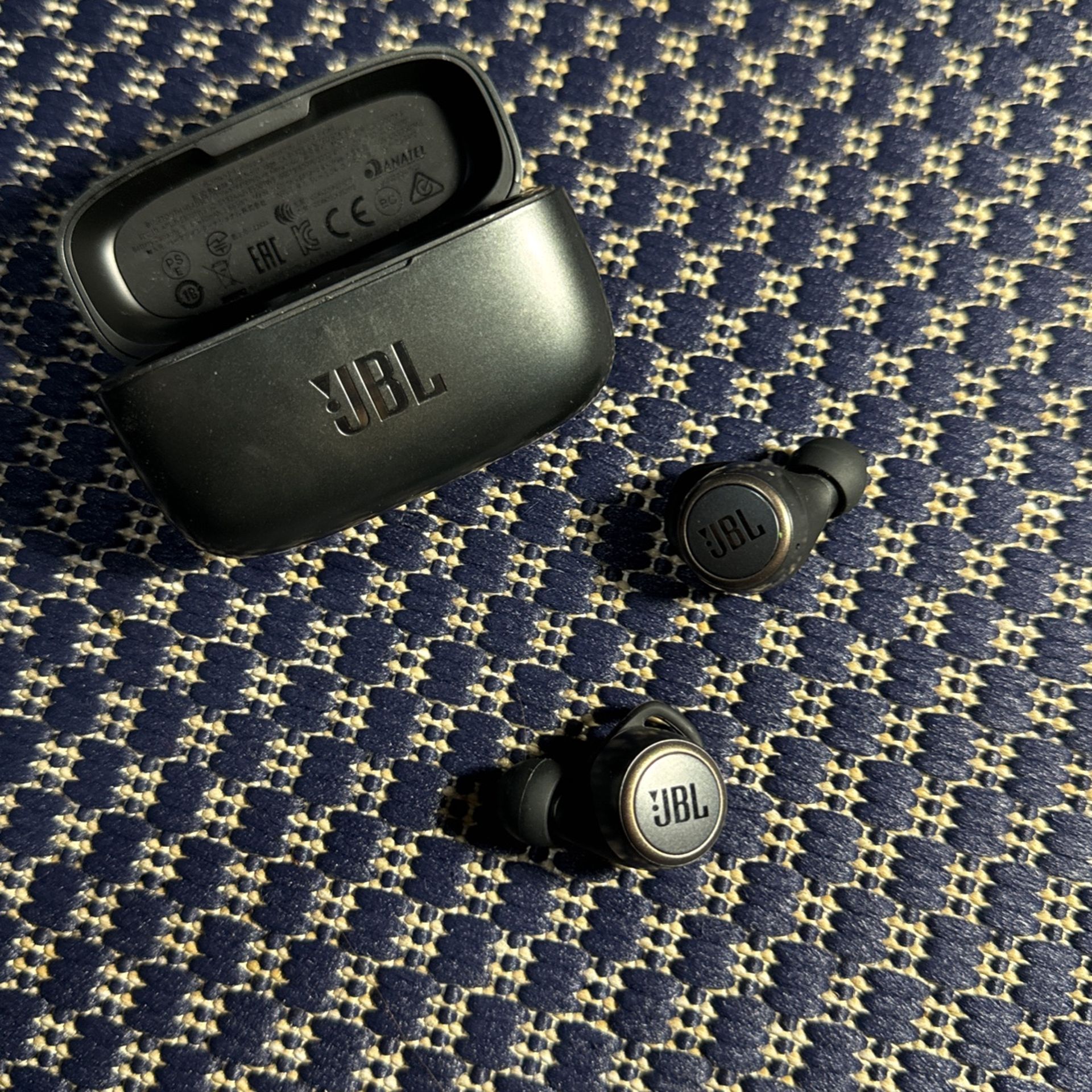 JBL Live 300 TWS True Wireless In-Ear Bluetooth Headphones