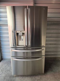 NICE LG STAINLESS STEEL FRIDGE *** COUNTER DEPTH FRIDGE 👌***