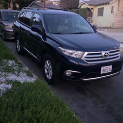 Toyota Higlander Sport  2013