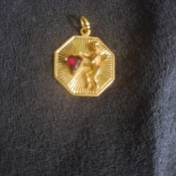 Vintage Charm Gold Tone 