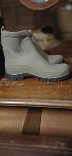 rain boots