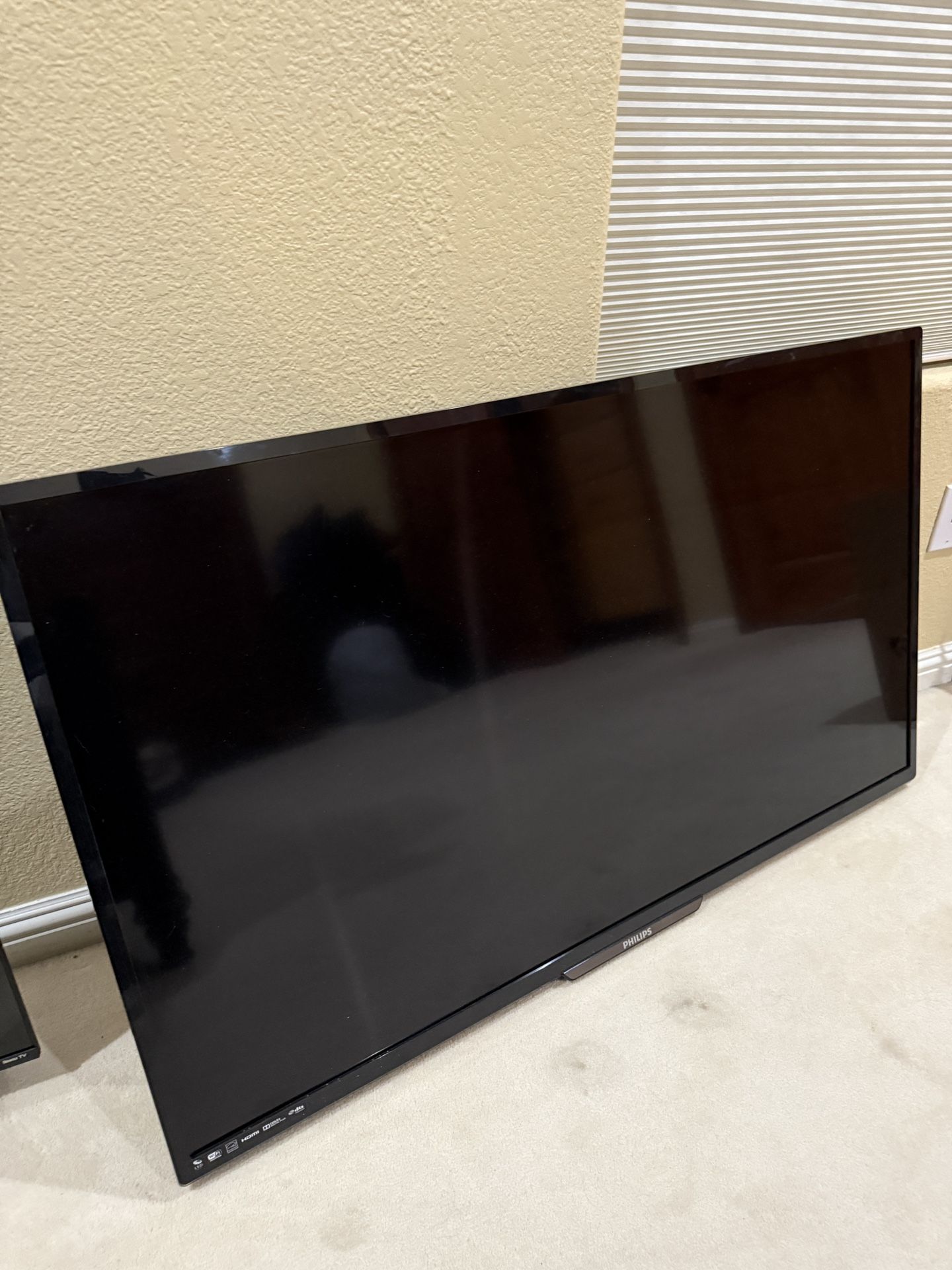 Phillips 4000 Series LED-LCD TV - With Mount Attached