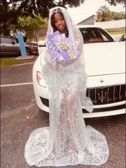 ✨ Elegant Prom Dress with Optional Veil | Size Large | Formal Gown ✨