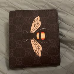 Almost Brand New Gucci Wallet 