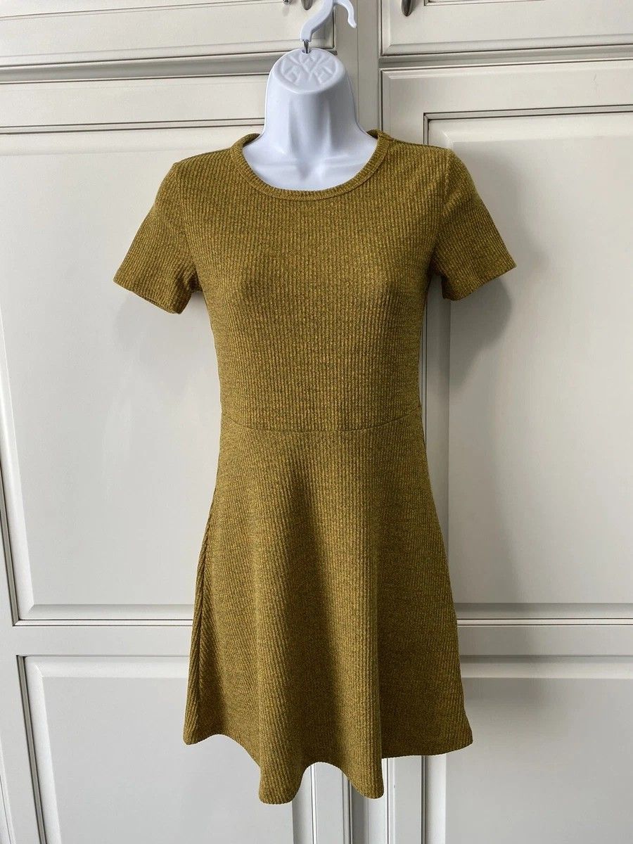 Forever 21 mustard short sleeve dress Women's Size L Large