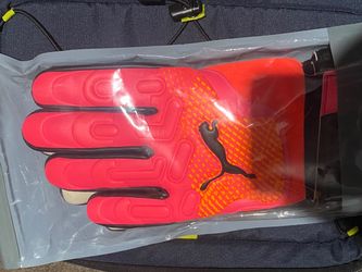 Pumas goalkeeper gloves