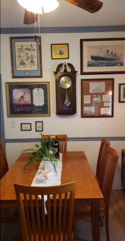 Wood Dining Table with 6 Chairs and 2 sleeves