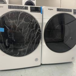 New 2022 Whirlpool Front Load Washer And Electric Dryer Set