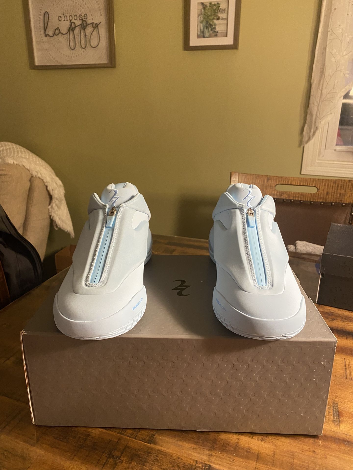 CONVERSE SHAI 001 MESI BLUE SIZE 10