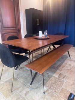 Dining room table and chair set