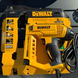Electric Pin Nailer - Dewalt