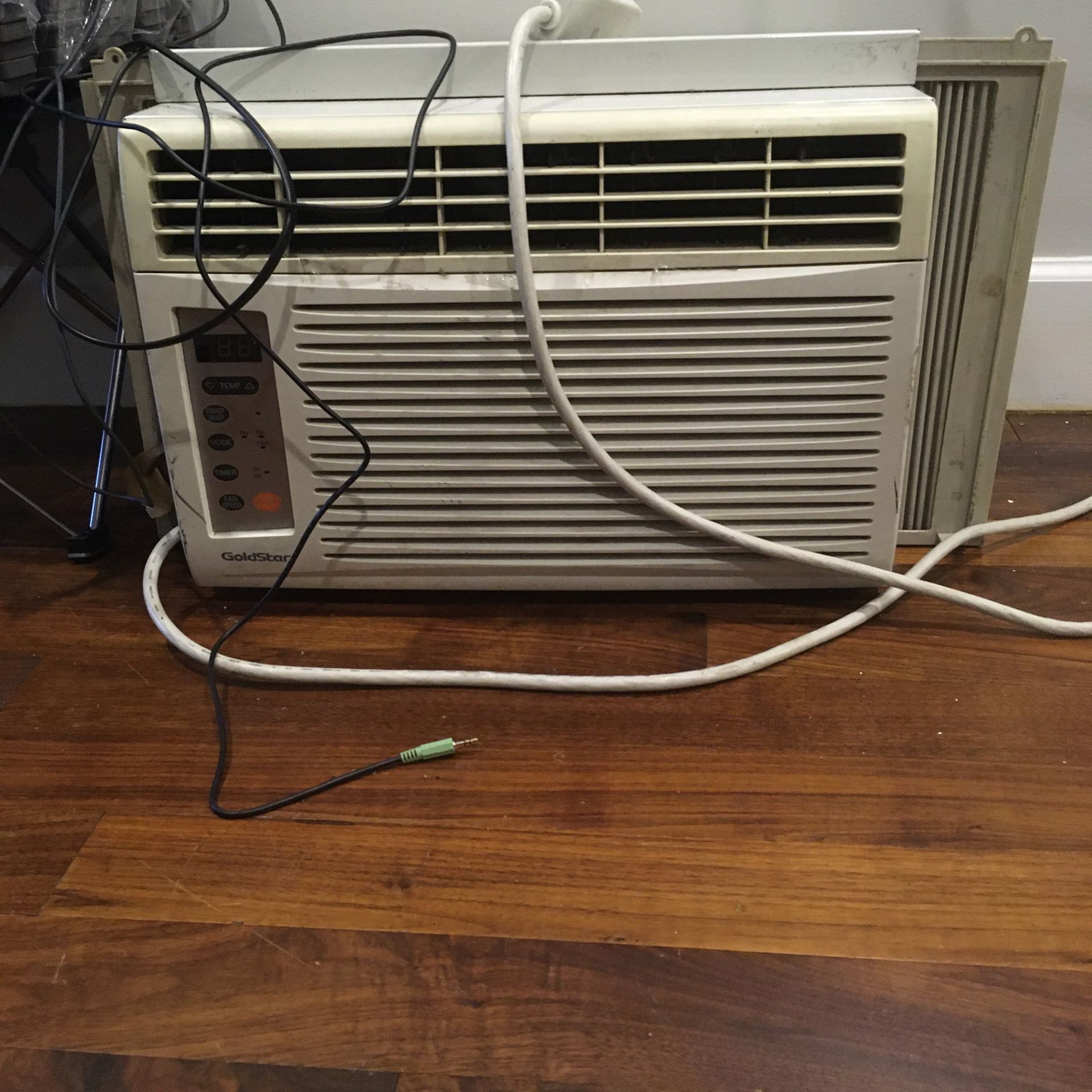 Air Conditioner/ AC Unit