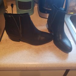 Like New Size 6.5 Boots