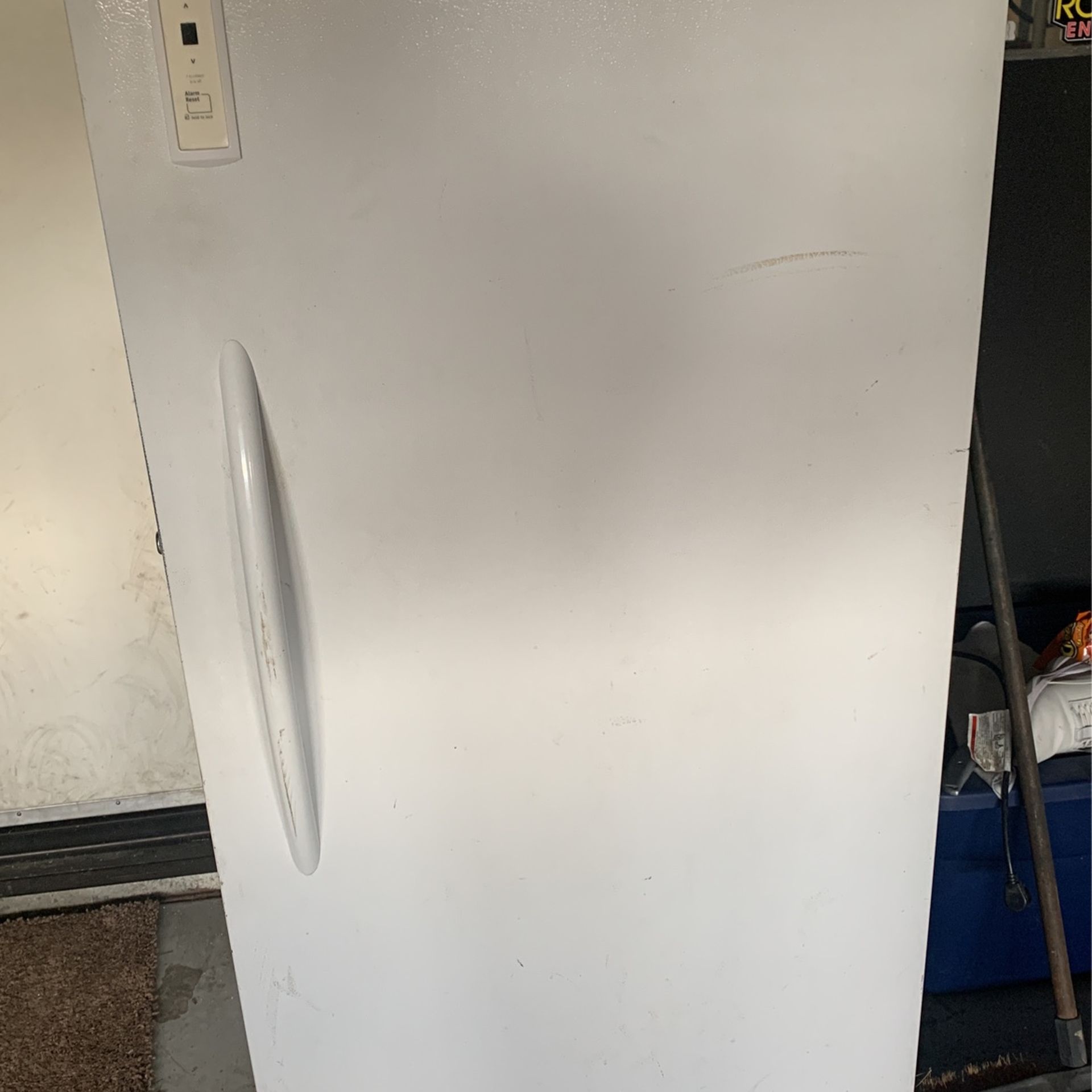 Frigidaire Upright Freezer for Sale in Moreno Valley, CA OfferUp