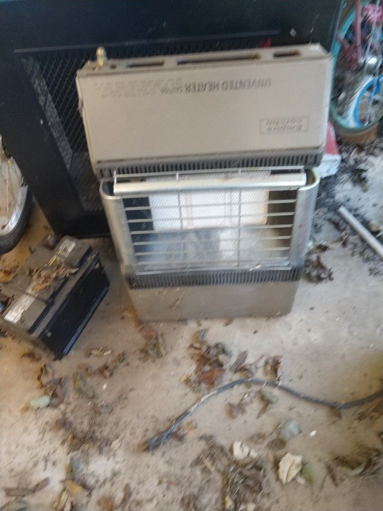 Gas Wall Heater Like New Used 1winter