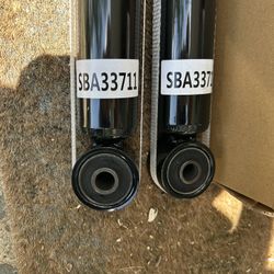 TRQ Rear Left & Right Shock Absorber Driver Passenger Side Compatible with 2012-2019 Volkswagen Beetle 