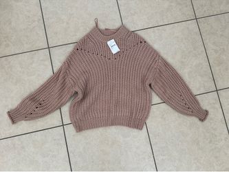 Women’s sweater size XS new with tags